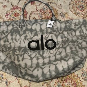 Alo tote